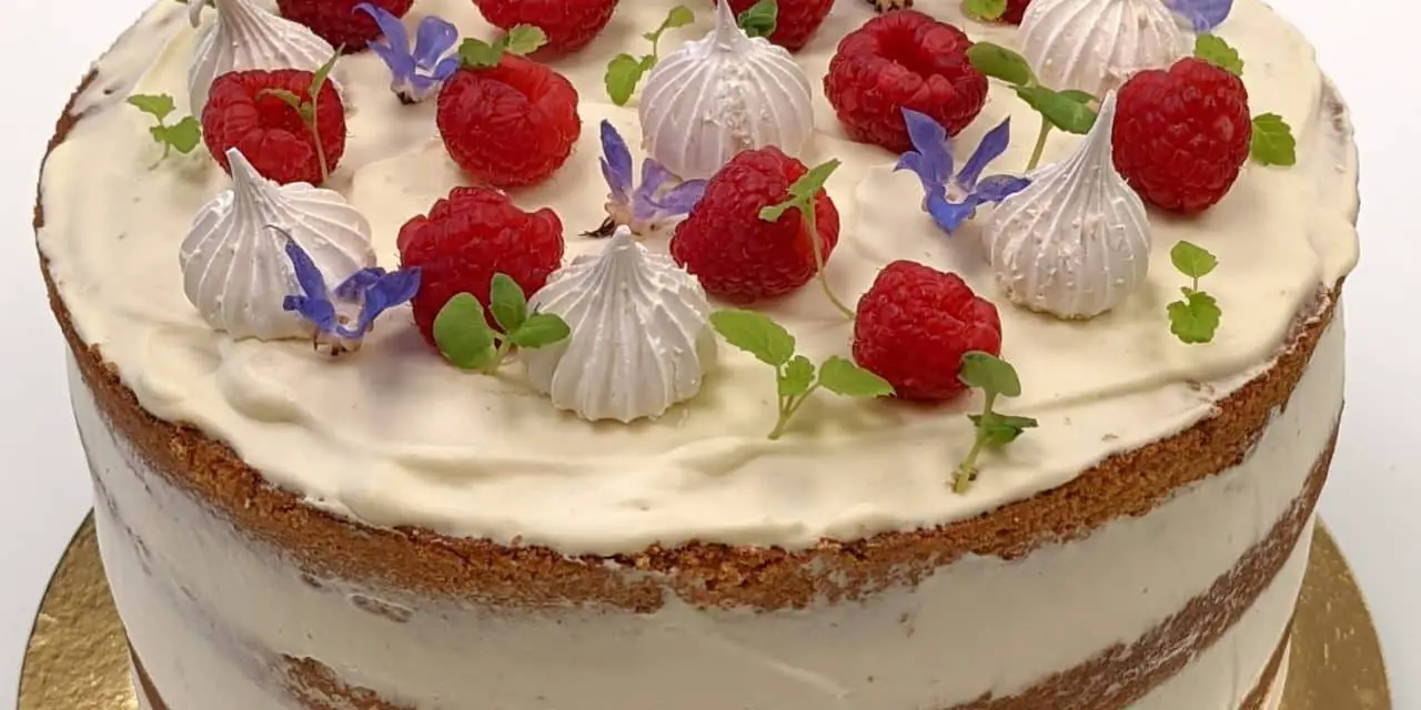 Naked Cake Framboises : la recette du gâteau d’anniversaire facile !